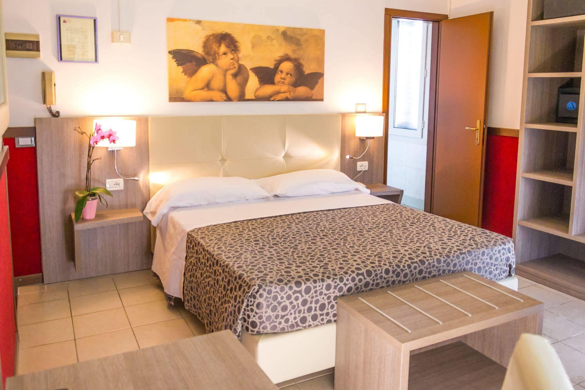 Otel Roma 3*